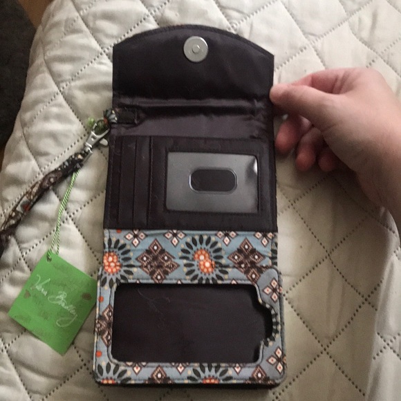 Vera Bradley Handbags - New Vera Bradley wristlet